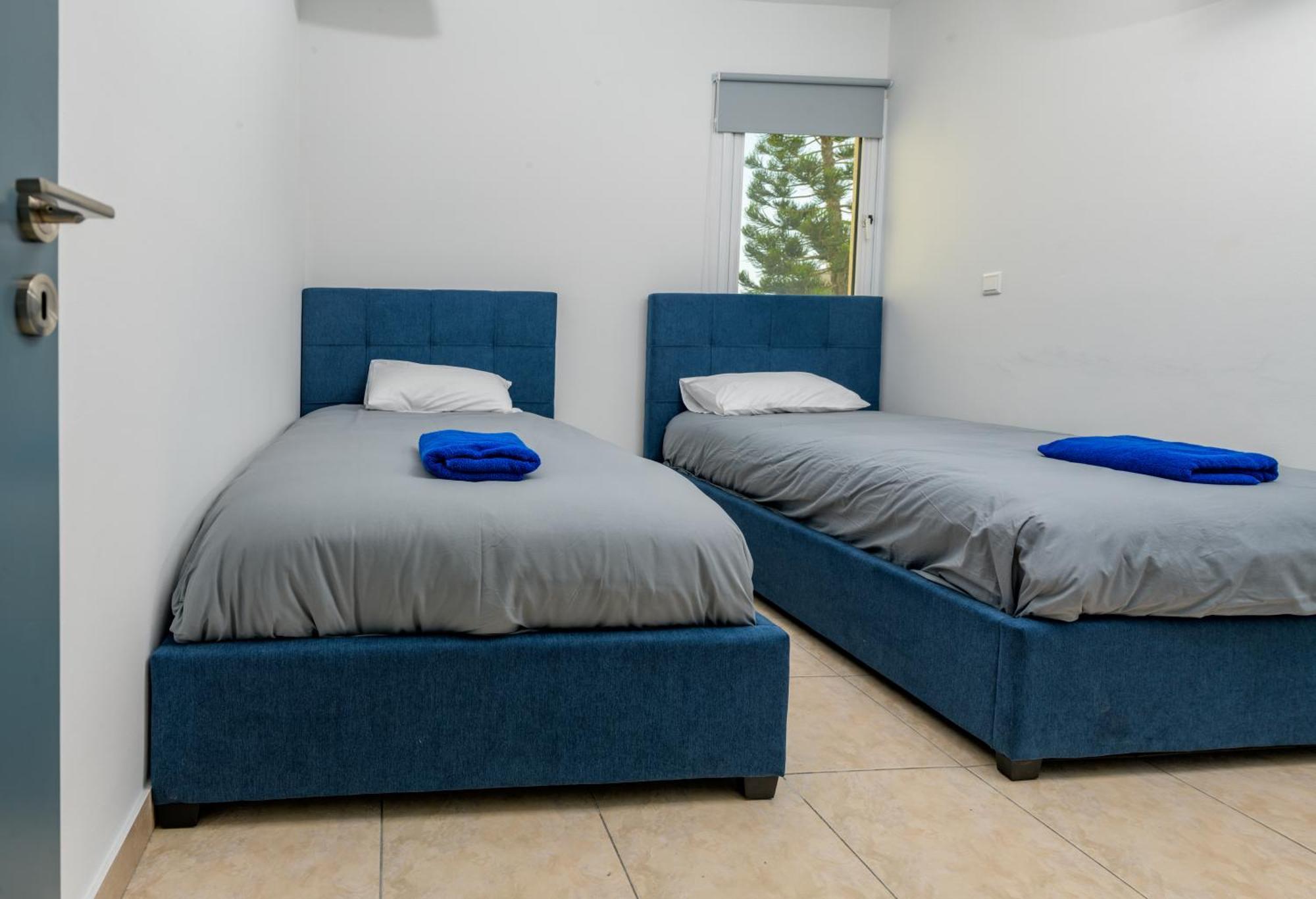 Olympia Flat 104 Apartment Larnaca Ngoại thất bức ảnh